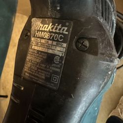 Makita HM0870c Demolition Hammer