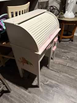 Kids Roll-Top Desk with Chair