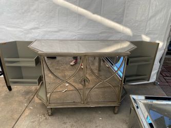 Frontgate Ainsworth Eglomise Bar Cabinet