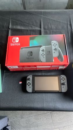 Nintendo Switch Bundle – Excellent Condition – Box + 200GB SD + Cases