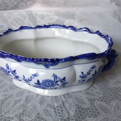 BLUE AND WHITE FRUIT BOWL/ FLOWER VASE OR FOR DECOR