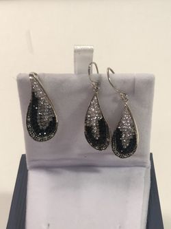 A Set Of Sterling Silver Costume Jewelry Pendant & Earrings, pre owned 