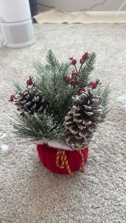Christmas Pinecone and Berry Centerpiece