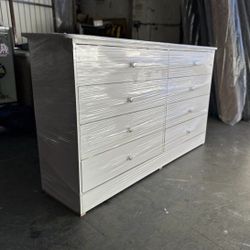 Eight Drawers Dresser 