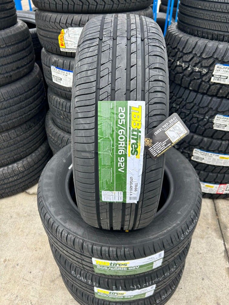 商談中】美品 YOKOHAMAタイヤ 205/60R16 新車外し