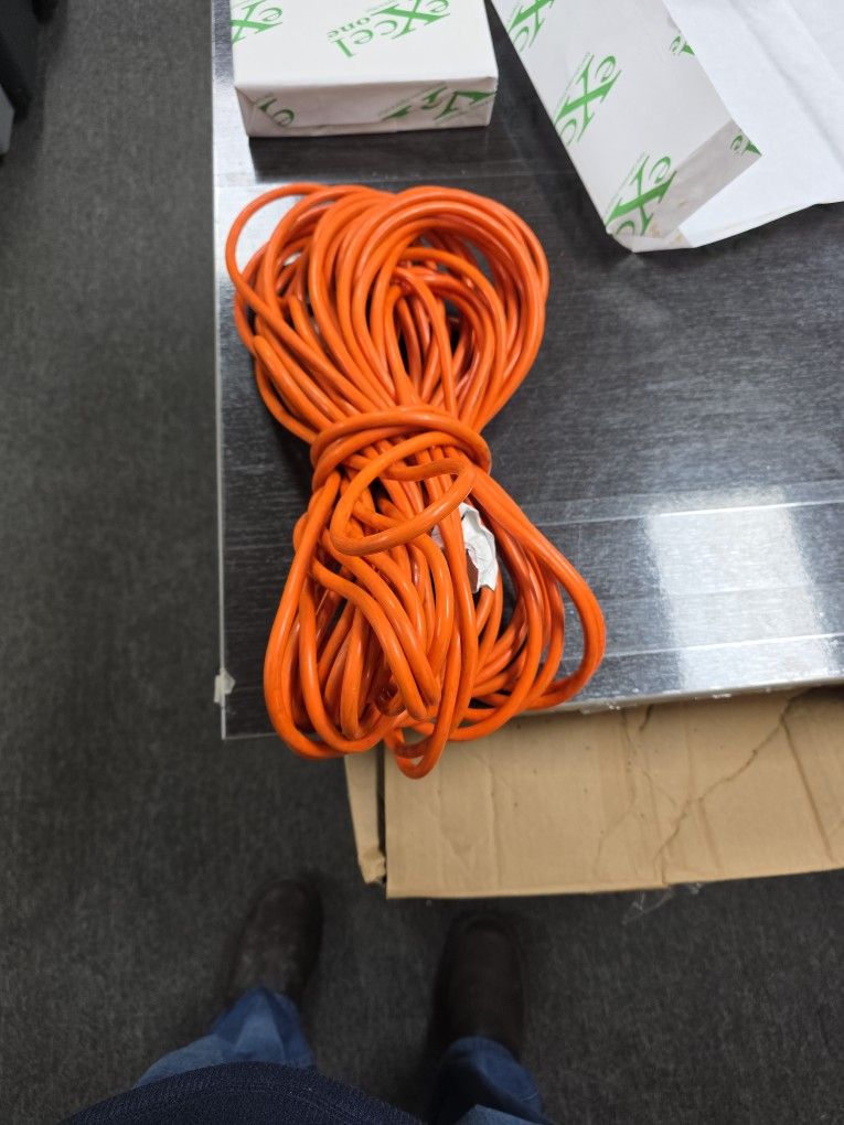100' Extension cord.