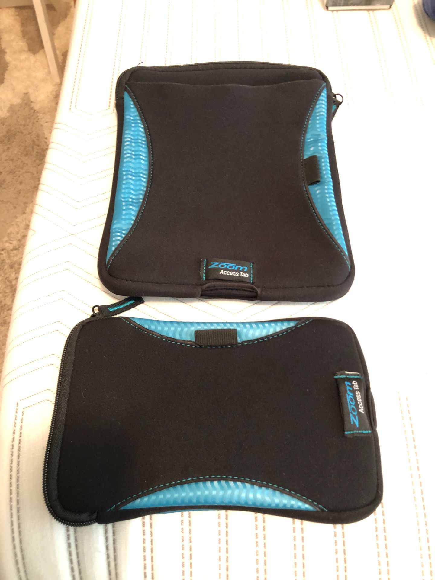 Matching 8 x 10 neoprene/ fleece lined iPad or tablet cases with matching 9 x6 for your kindle fire, nook or other 7 in device.