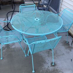 Out Door Table And 4 Chairs