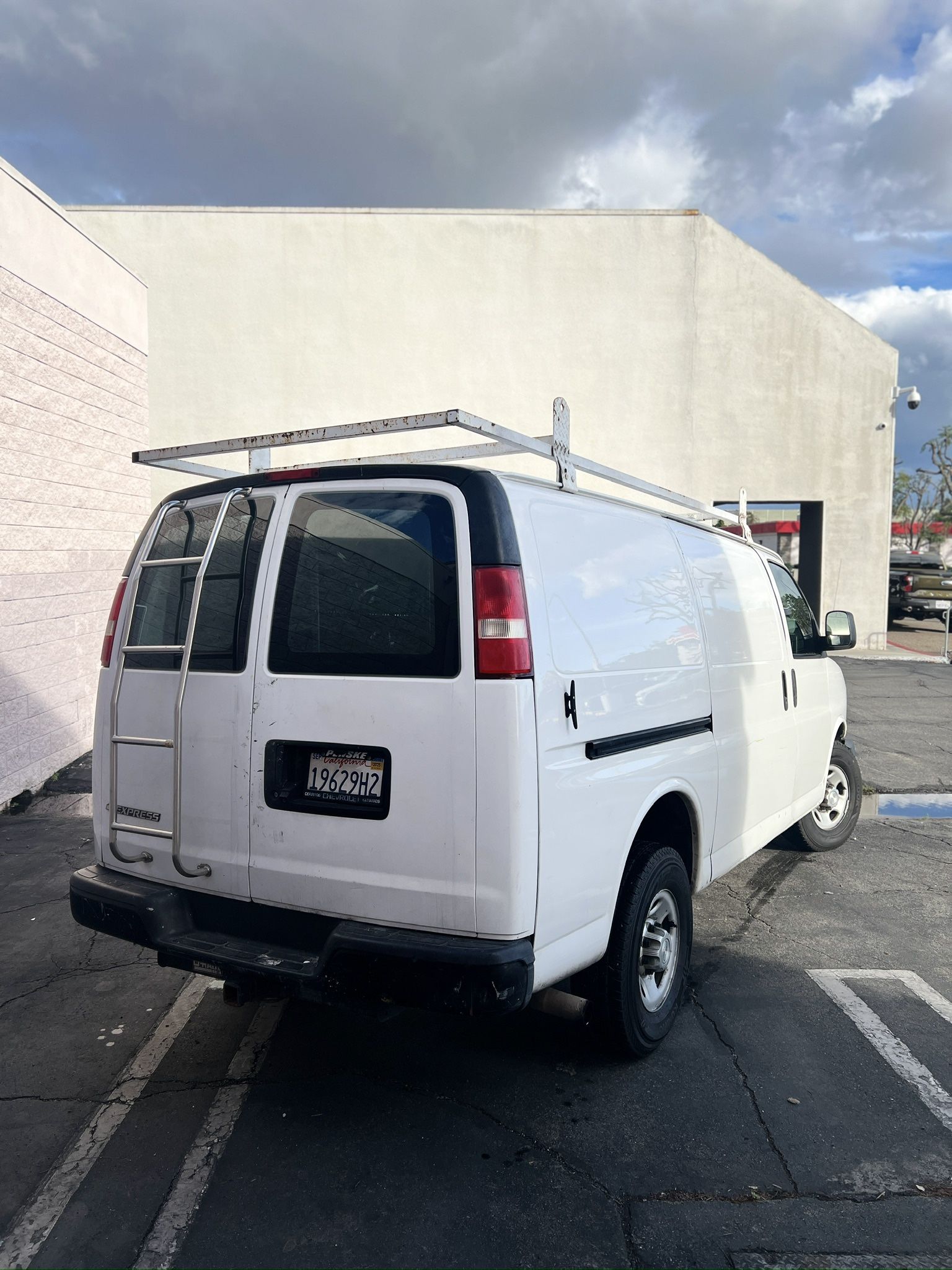 2017 Chevrolet Express 2500