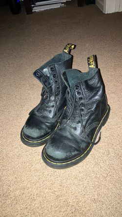 Black boots size 6