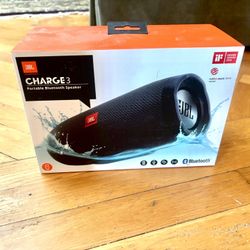 JBL CHARGE 3 WATERPROOF PORTABLE BLUETOOTH  SPEAKER (BRAND NEW)