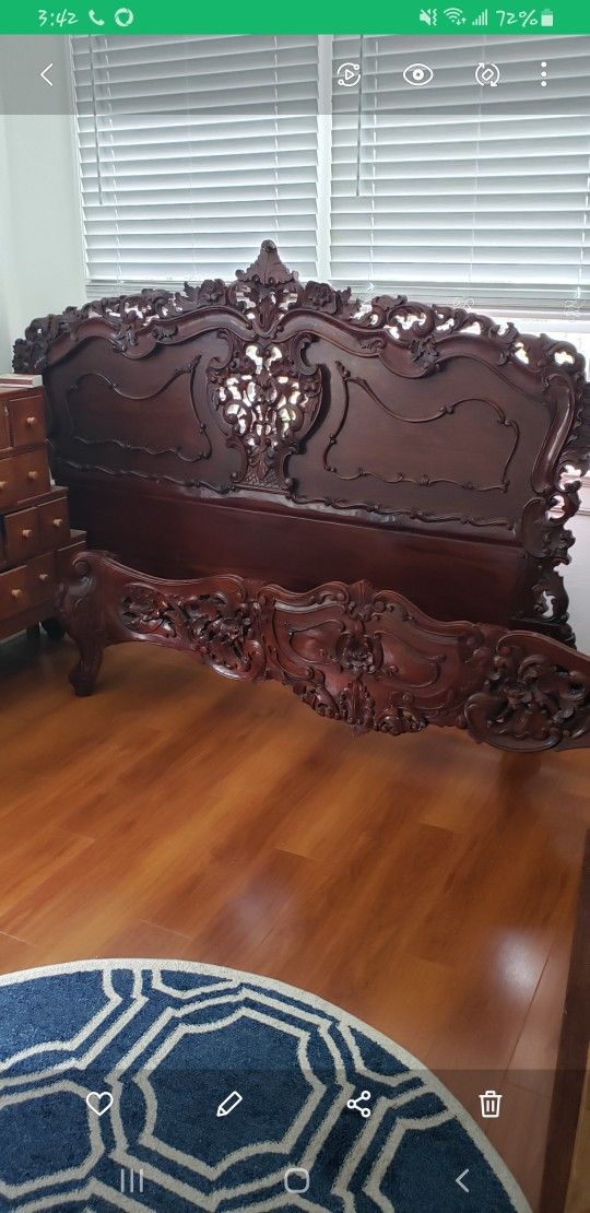 Beautiful King Frame Baseboard and sideboards
