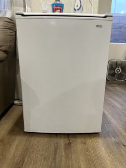 kenmore mini fridge with freezer