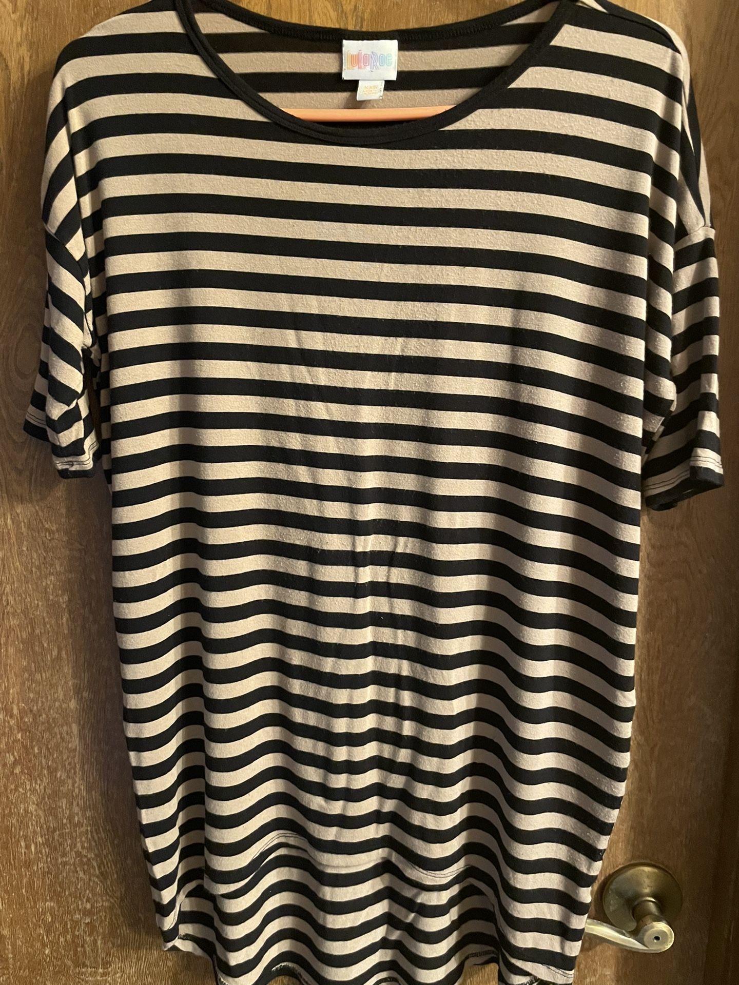 LulaRoe Black N Beige Shirt XS