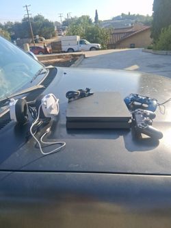 Playstation 4 all included in pic.