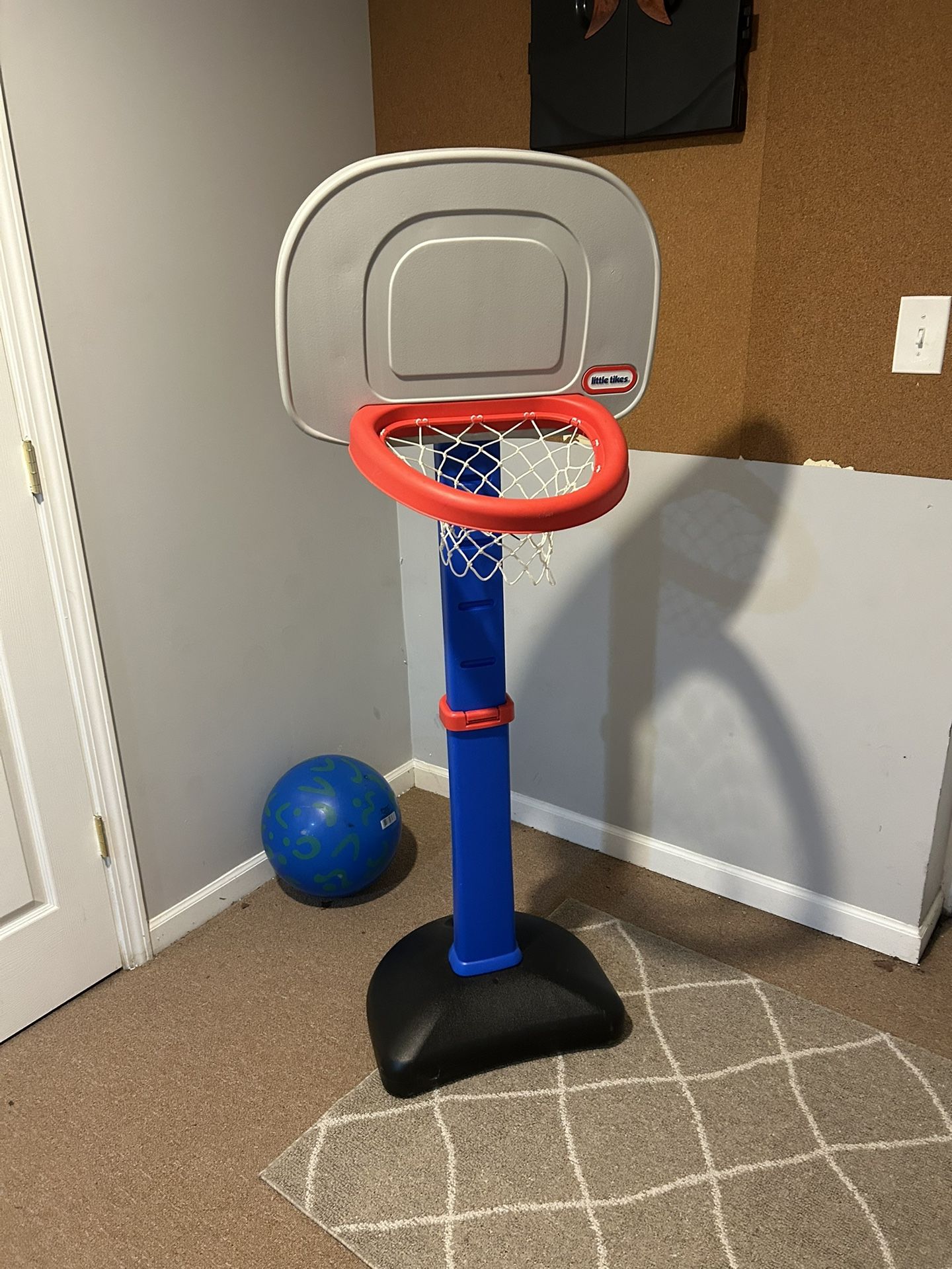 Little Tykes Basketball Hoop