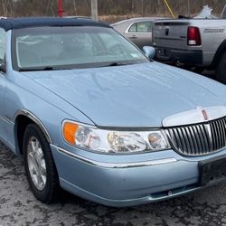 1998 Lincoln Town Car Executive S.