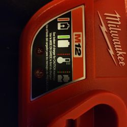 Milwaukee M12 12V Lithium-Ion Charger with Indicator Light 48-59-2401


