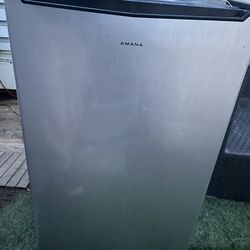 Amana AMA35S1 Compact Single Door Refrigerator, 3.5 cu. ft, Stainless Steel