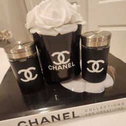 New! Salt and pepper shaker set!