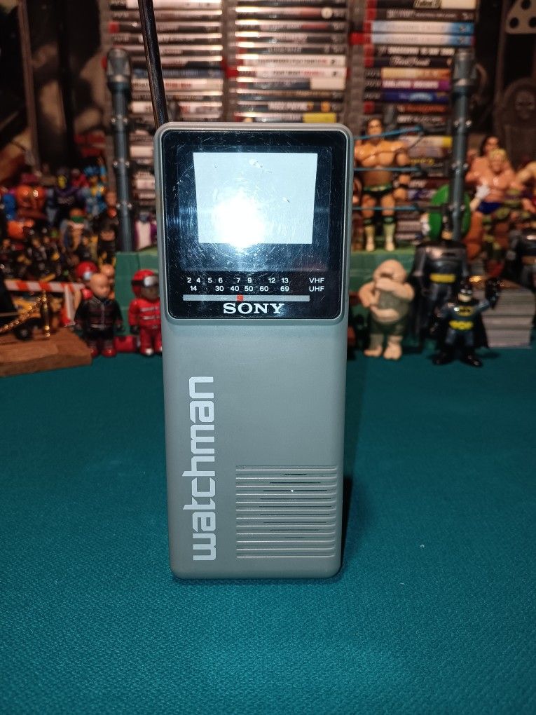 Sony Watchman Portable TV ( Vintage 1987 )
