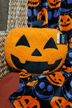 Halloween Jack-o-Lantern Pumpkin Sherpa Embroidered Shaped Pillow. Halloween Home Decor 🎃✨️🧡
