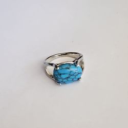 TURQUOISE BLUE HOWLITE MENS NEW SIZE 8 SILVER ACCENT RING