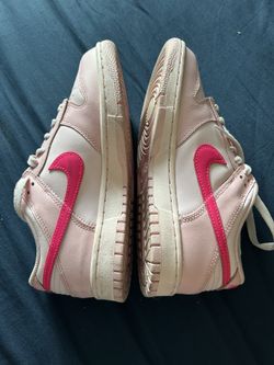 Nike Dunk Triple Pink