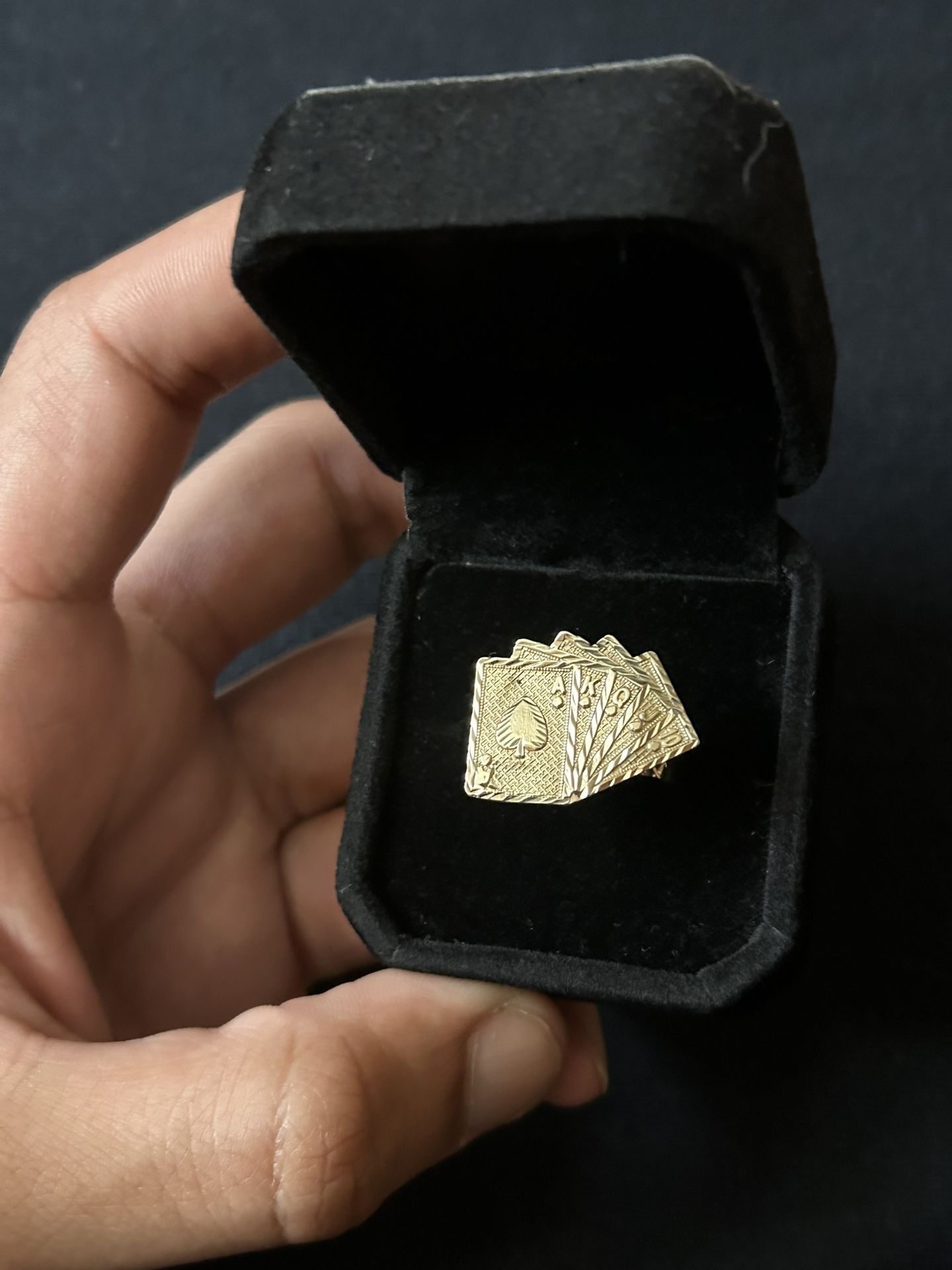 10k Gold Ring ( Size 10 )