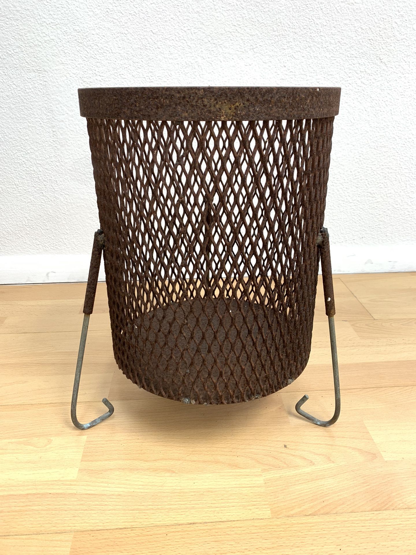Vintage Mid Century Modern Atomic Metal Mesh Trash Can Waste Basket MCM