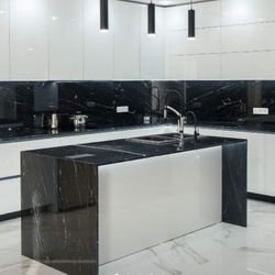 Custom Kitchen Cabinets 