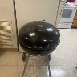 MR BBQ 22’charcoal Grill (Brand New)Delivery Available