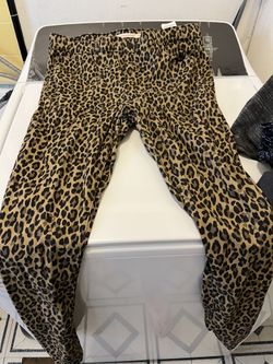 Cheer Levi’s size 32
