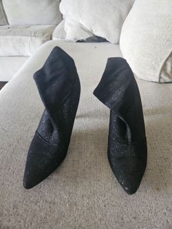 Black high heels with a glitter sparkle