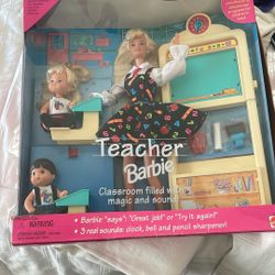 Barbie Doll Teacher Set 