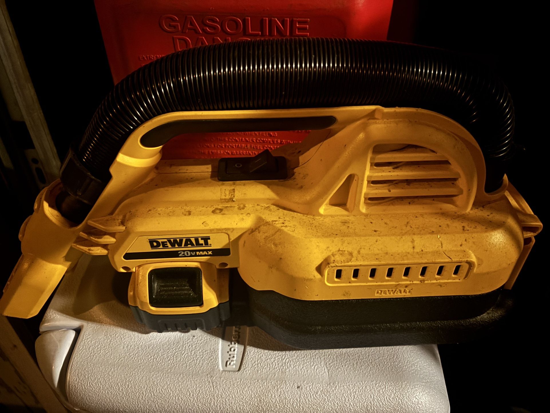 DeWalt Electric Vacuum