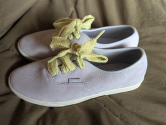 New Vans Suede Sneakers Shoes WOMEN'S 7, MEN'S 5.5 Low Profile Leather Skateboard Surf Rip Curl Volcom Toms Converse Adidas Lugz Cariuma REI Sketchers