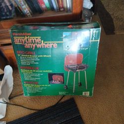 Brand New 18inch Grill With Wheels