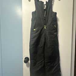 Snow Bibs For Boys Or Girls Size S (6-7) But Fits Like 8-10 Yrs Old , If Has Adjustable 