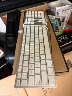 Apple Keyboard