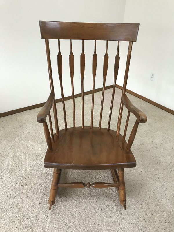 Vintage Nichols Stone Windsor Rocking Arm Chair For In Des Vintage Nichols Stone Windsor Rocking Arm Chair