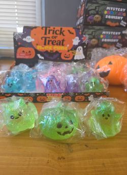 Green bundle halloween squishies