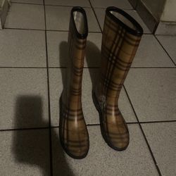 Burberry Boots Original 