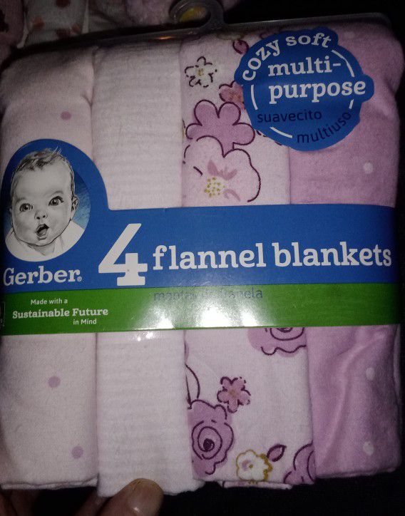 4 Flannel Blankets 