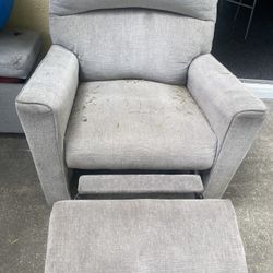 Taking Offers Recliner & Storage 