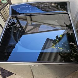 Whirlpool  Extra  Large Capacity  In Very Good Condicion 