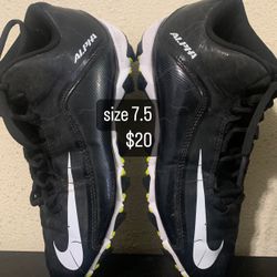 baseball cleats size 7.5