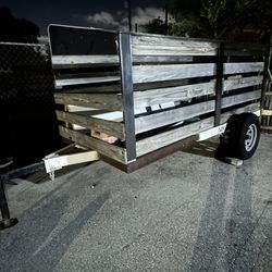 trailer has no title and need it gone 330$