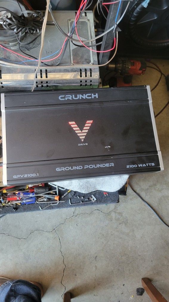 2100 Watts Crunch Amplifier