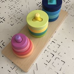 Lovevery twist and pivot puzzle toy